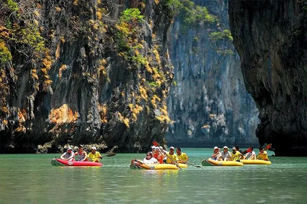 Kayak in Phang Nga Bay